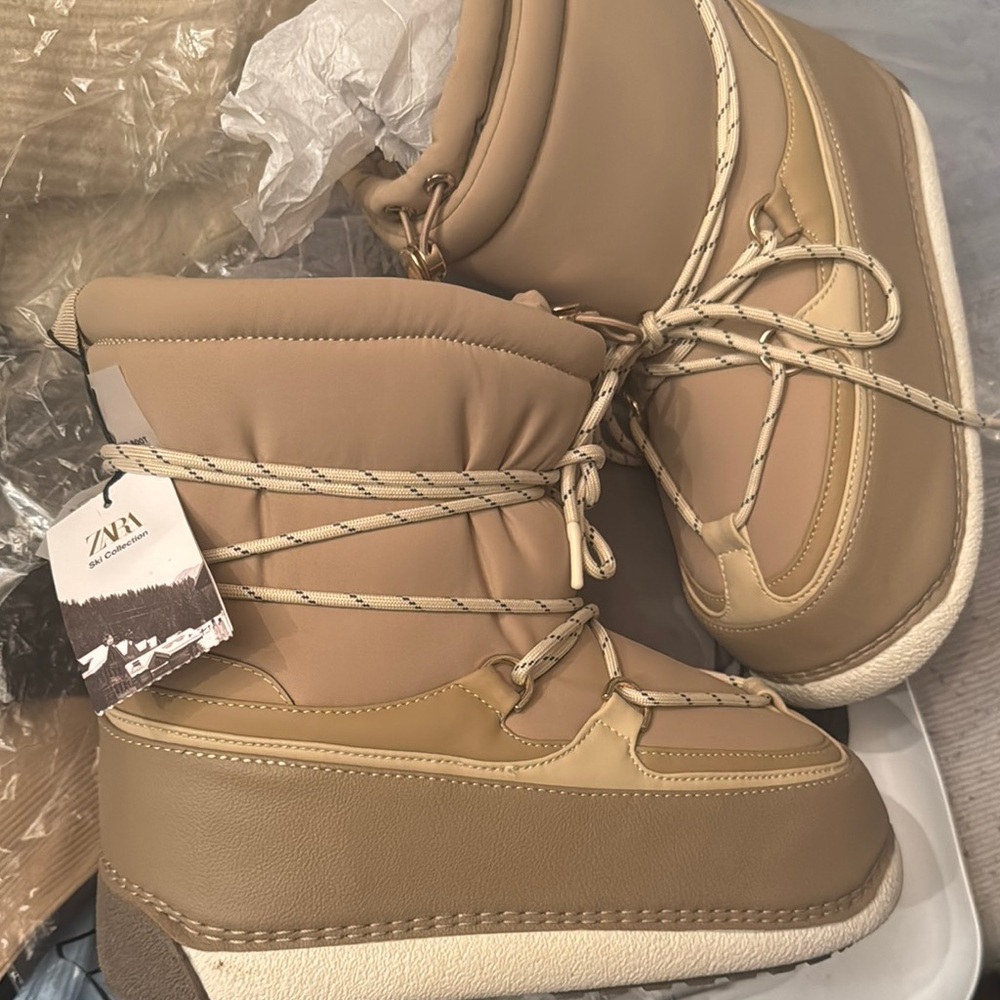 Zara Women's Tan and Cream Winter Boots